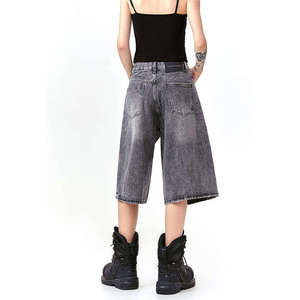 Shorts de Mezclilla Elegantes y de Alta Calidad para Hombre y Mujer, Cómodos, Ideales para Clima Cálido - Product Image 3