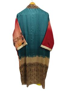 Robe kimono de luxe en soie patchwork, cache-maillot de bain, tenue de nuit, longue robe, kimono indien vintage fait main en soie de sari recyclée - Product Image 6