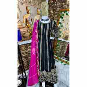 ÚLTIMO BATA DE TRABAJO DE SECUENCIA BORDADA DE SECUENCIA CHINON CON DUPATTA NEGRO - Product Image 3