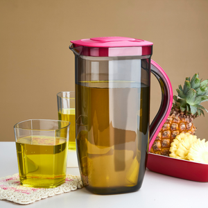 Ensemble de luxe en verre comprenant une carafe et six verres à eau, collection élégante pour servir l'eau à la table. - Product Image 4