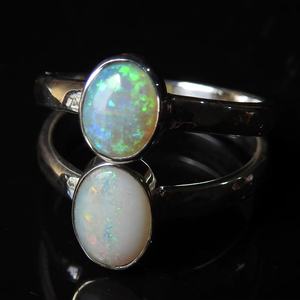 Anillo de Ópalo Australiano - Multifuego - Plata de Ley 925 - Regalo de Boda y Fiesta para Ella - Joyería Artesanal Única - Certificado por Terceros - Product Image 1