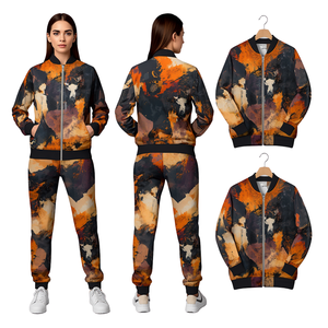 Ensemble de survêtement pour femmes avec imprimé abstrait - Product Image 1