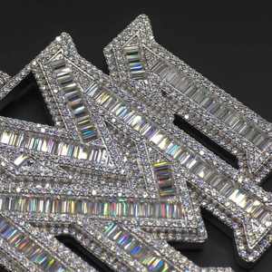 Pendiente con Letra M de Moissanita de Alta Calidad y Diseño Moderno, Joyería Hip Hop Personalizada para Hombre - Product Image 4