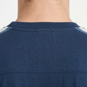 T-shirt décontracté à rayures bleu marine pour homme, col rond, manches courtes, en coton doux, confortable pour le quotidien, style tendance, vente en gros - Product Image 6