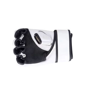 Gants de MMA blancs à demi-doigts avec motif rouge effet gouttelettes en cuir PU et fermeture Velcro pour adultes pratiquant les arts martiaux - Product Image 2