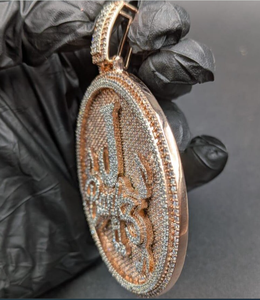Colgante de Letra de Moissanita Oro Rosa, Charm Personalizado con Inicial, Joyería Hip Hop Iced Out para Hombres y Mujeres - Product Image 3