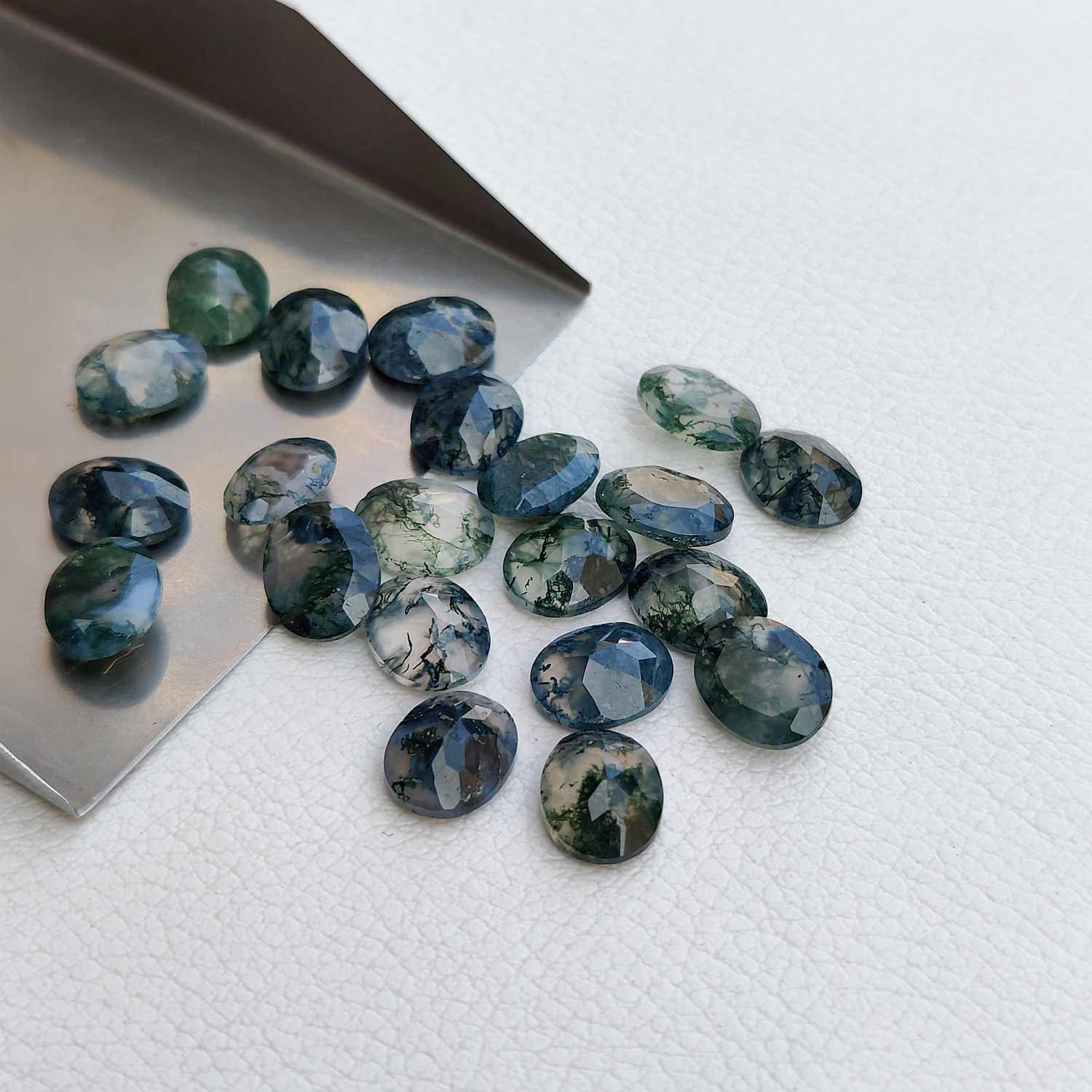 สีเขียว