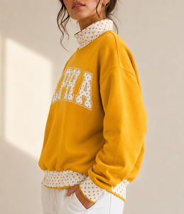 Sudadera Personalizada para Mujer con Cuello Alto, Bordado Chenille de la Hermandad Griega TBSIGMA, Felpa de Algodón, Corte Holgado - Product Image 3
