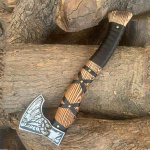 Hache de style viking, design nordique, manche en bois, lame en acier au carbone, outil de survie pour le camping et les activités de plein air, objet décoratif et de collection - Product Image 3