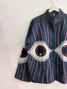 Chaqueta Bordada a Mano Estilo Vintage Kantha con Ojo Turco, Abrigo Hippie para Mujer - Product Image 3