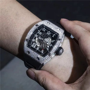 Nuevo Reloj de Lujo con Cronógrafo, Esfera Rectangular, Correa de Goma Negra, Bisel con Diamantes Moissanite, Diseño Personalizado VVS Hecho a Mano - Product Image 4