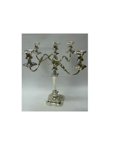 Candélabre en aluminium de conception traditionnelle pour la décoration élégante de salle à manger d'éclairage d'événement et la mise en scène de pièce maîtresse - Product Image 4