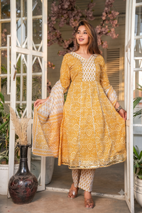 Ensemble ethnique décontracté traditionnel indien pour femmes, en coton imprimé couleur moutarde, coupe ample, longueur genou, avec dupatta, robe pour Diwali - Product Image 6