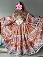 Robe traditionnelle afghane Kuchi rose exquise avec corsage richement brodé et jupe évasée volumineuse, cousue à la main, style ethnique