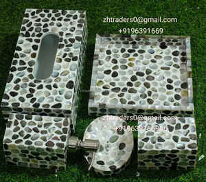 Conjunto de accesorios de baño con incrustaciones de perlas y mosaico de fregona blanca clásica, bandeja de tocador de lujo, dispensador de jabón, vaso y soporte - Product Image 5