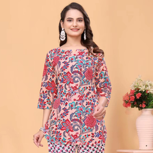 ชุดลำลองผู้หญิงลายดอกไม้คุณภาพสูง ผ้าโพลีเรยอน คอกลม ชุดสองชิ้น สำหรับผู้หญิง สวมใส่สบายๆ ในฤดูร้อน - Product Image 1