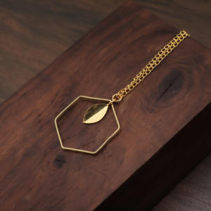 สร้อยคอชุบทอง 18k รูปทรงเรขาคณิตพร้อมจี้รูปใบไม้ – เครื่องประดับสไตล์มินิมอลสำหรับทุกวัน - Product Image 5