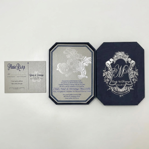 Élégantes invitations imprimées sur papier métallisé, conçues pour les célébrations de mariages royaux et les présentations de papeterie d'événements de luxe. - Product Image 1