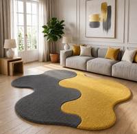 Strapazierfähiger, handgetufteter Teppich aus 80 % Wolle und 20 % Nylon für hohe Beanspruchung im Hotelkorridor