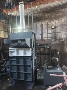 Maquinaria para el Tratamiento de Residuos Orgánicos, Máquina de Empacado, Motor de Engranajes de 2 kW de Potencia, Construcción de ACERO SUAVE para RDF (Combustible Derivado de Residuos) - Product Image 5