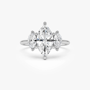 Bague de fiançailles classique brillante en or jaune avec diamant taille marquise et diamants latéraux pour femme - Product Image 2