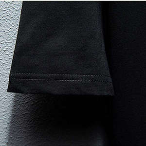 Camiseta con Calavera Pirata y Espadas Cruzadas con Pedrería para Hombre y Mujer, 2026, Negra Clásica, Corte Regular, con Cristales Plateados Brillantes, HD - Product Image 5