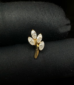 Boucle d'oreille en or 14 carats avec feuille de diamant marquise, piercing hélix miniature, bijou fin botanique délicat pour femme, idée cadeau - Product Image 5