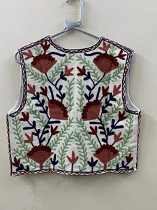 Chaleco Bordado Suzani Vintage Hecho a Mano, Chaleco Floral Bohemio Transpirable para Mujer, Chaleco de Capas para Festival Nitin Exports - Product Image 3