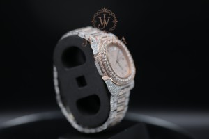 Montre en cuir avec diamant Moissanite de qualité supérieure, style classique, pour un usage quotidien et les réunions d'affaires, en vente - Product Image 3