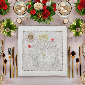 Servilleta de cóctel clásica bordada, resistente y reutilizable, realza la belleza de la mesa para bodas y ocasiones formales. - Product Image 3