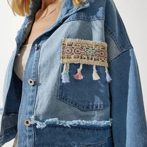 Veste en jean polaire pour femme, imperméable, brodée en peau de mouton, style décontracté, prix abordable, personnalisable, vente en gros pour l'hiver - Product Image 3