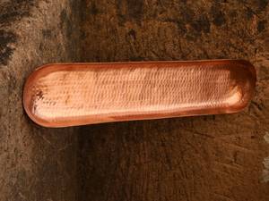 Bandeja Rectangular de Cobre Martillado, Artesanía Metálica Decorativa Rústica, Pieza Única para Decoración del Hogar, Mesa de Comedor o Regalo - Product Image 3