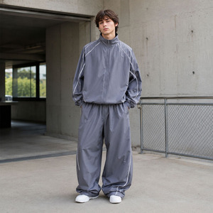 Custom <b>Plain</b> Streetwear Baggy <b>Tracksuit</b> For Mens Premium High Quality Lightweight Baggy Oversized Windbreaker <b>tracksuits</b> - Product Image 5