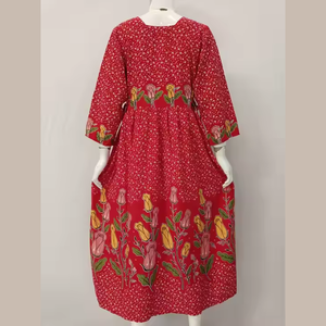 Robe d'été pour femmes, longueur genoux, manches longues, col rond, tissu en rayonne, motif floral, coupe ample, par Chrysanta - Product Image 3