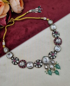 Delicate Hexagon Cut Kundan Stone <b>Necklace</b> Set With Earrings And Mangtika Designer Gold Plated Festive Party Wear Jewellery Sets - Product Image 2