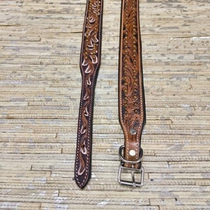 Collier pour chien en cuir véritable vintage Venus Leathers, avec broderie et boucle métallique, imperméable, pour accessoires de sac - Product Image 1