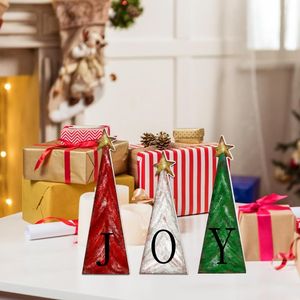 Set di 3 Piccole Stelle in Legno Dorato con Scritta 'JOY', Decorazioni per Albero di Natale e Vassoi a Più Livelli in Stile Rustico - Product Image 1