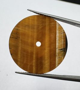 หน้าปัดนาฬิกาพร้อมกลไก NH35 ประดับด้วยหินไทเกอร์อายธรรมชาติ สีน้ำตาล/ดำ ขนาด 24.5 มม. หนา 1 มม. ดีไซน์คลาสสิก สวยงาม เหมาะสำหรับการประกอบนาฬิกา - Product Image 4