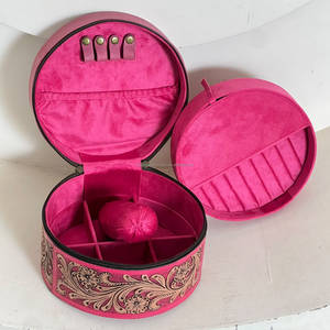 Boîte à bijoux ronde en cuir de vachette véritable, entièrement travaillée à la main, avec embossage floral, style vintage, durable, pour le rangement des bijoux - Product Image 6
