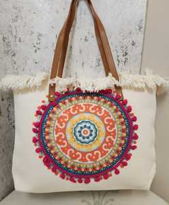 Sac fourre-tout en toile brodée mandala bohème avec pompons et franges - Product Image 3