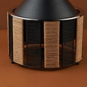 Réchaud de buffet en rotin tressé artisanal avec couvercle conique noir en forme de tagine, plat de service rond en acier inoxydable pour restaurants du Golfe - Product Image 6