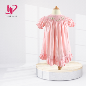 Vestido smock de buen precio para bebé niña, manga corta, tela de algodón, conjunto informal, smock hecho a mano por fabricante vietnamita - Product Image 1