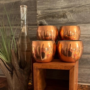 Verre à eau en cuivre au design tendance et élégant, finition lisse, article en gros - Product Image 3