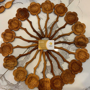 Cuchara de madera con forma de flor, hecha a mano en Vietnam, venta al por mayor directa de fábrica, etiqueta personalizada, cuchara de cocina, utensilios de cocina, herramientas para té, coladores - Product Image 1