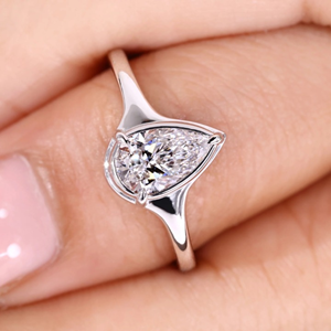 Bague de fiançailles et de mariage en diamant taille poire serti à griffes, 1,50 carat, diamant de laboratoire, plaqué or 14 carats, bijoux en vermeil éternité - Product Image 2