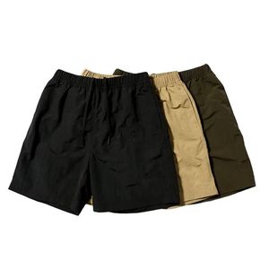 กางเกงขาสั้นกีฬาผู้ชาย OEM รุ่นใหม่ล่าสุด โลโก้สั่งทำ เอวสูง ระบายอากาศ แห้งเร็ว มีเชือกผูก ปักโลโก้ด้านหน้า - Product Image 1