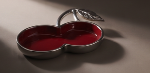 Plateau de service de luxe en métal émaillé rouge en forme de cerise avec poignée en forme de feuille, plat décoratif pour noix et bonbons, récipient de table pour bibelots et objets divers - Product Image 2