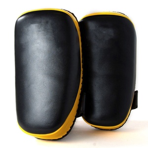 Pads d'entraînement en cuir personnalisés pour la boxe, le MMA, le Muay Thai, avec logo personnalisé pour le kickboxing et les arts martiaux. - Product Image 2