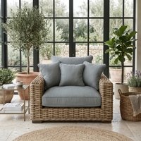 Fauteuils Saint Martinez en bois d'acajou et rotin Kuboo gris tressé, fauteuil en tissu gris épais, mobilier de patio haut de gamme pour resort