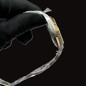 Reloj Personalizado de Dos Tonos con Caja Redonda, Esfera Gris y Números Romanos, la Mejor Colección de Lujo Personalizada para Fiestas Unisex - Product Image 3